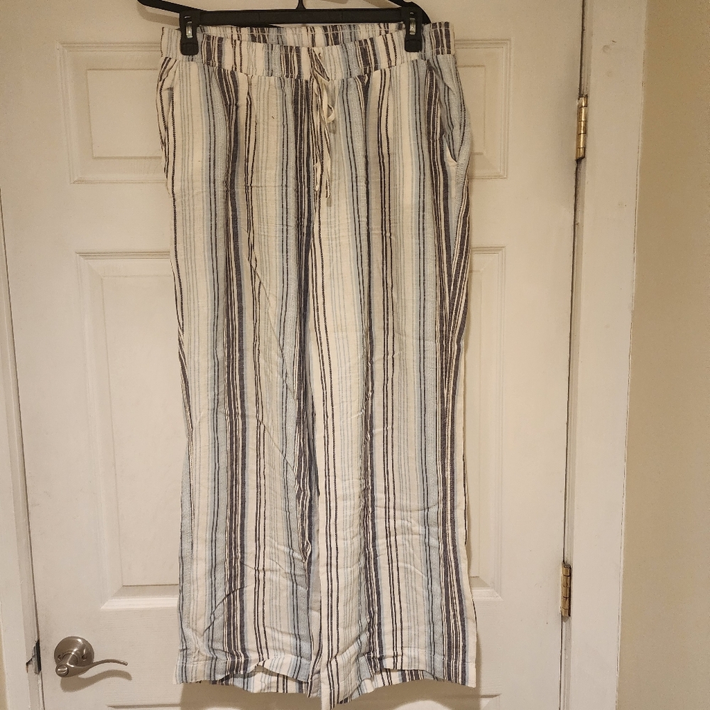 Briggs New York Striped Wide Leg Pants - Blue and White